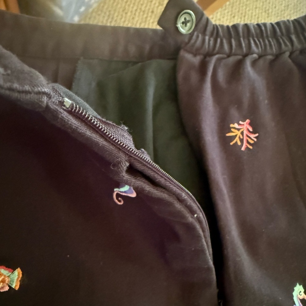 Cold water Creek crop Black capris with Colorful Sea Creatures Size 12 - Picture 5 of 13